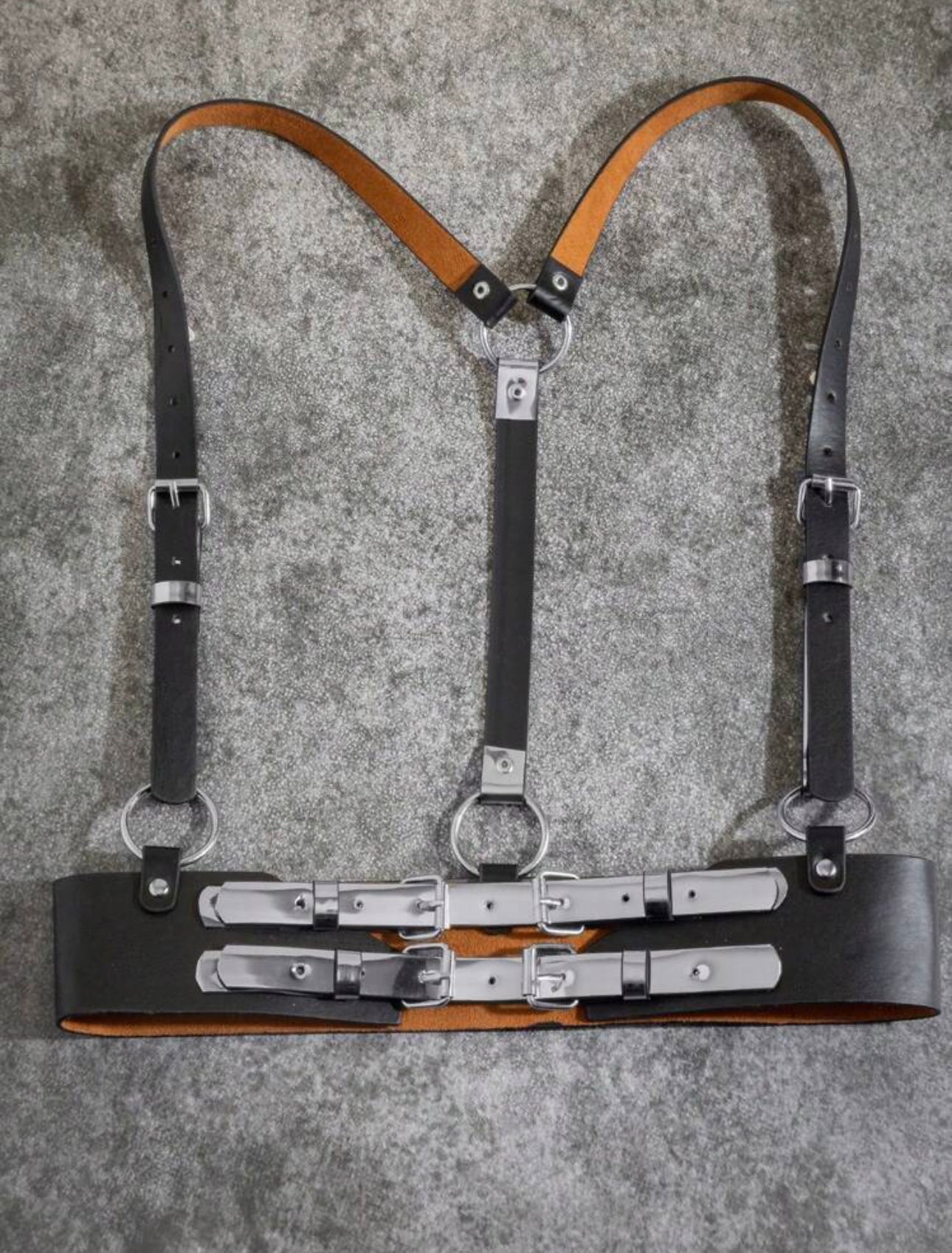 Two-tone harness belt